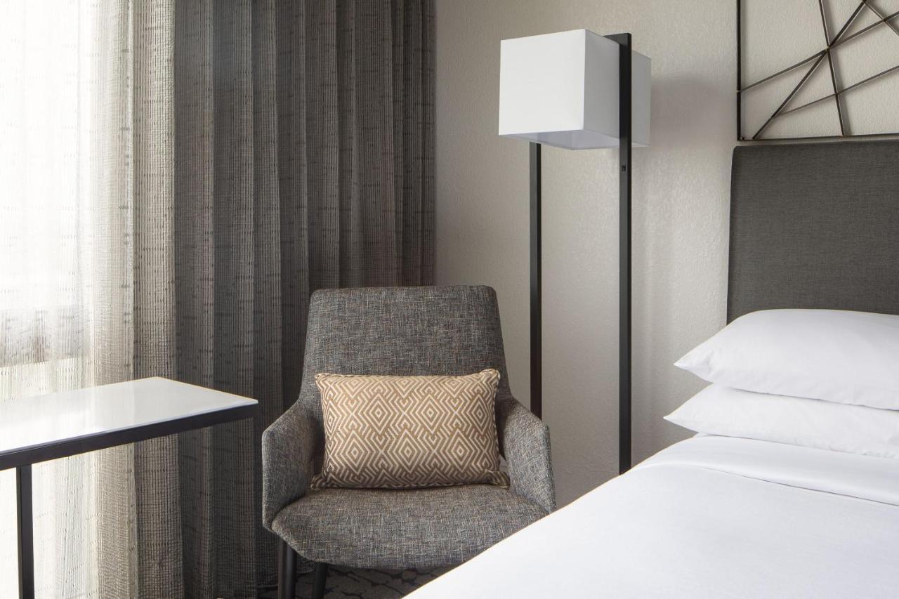 Houston Marriott South At Hobby Airport Hotel Bagian luar foto