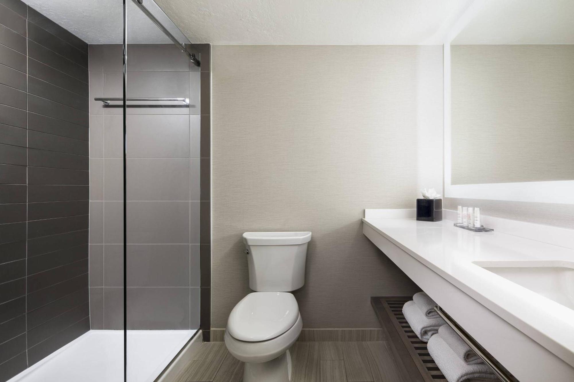 Houston Marriott South At Hobby Airport Hotel Bagian luar foto
