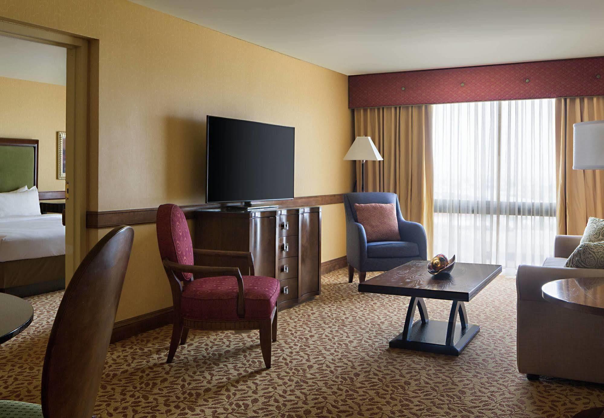 Houston Marriott South At Hobby Airport Hotel Bagian luar foto
